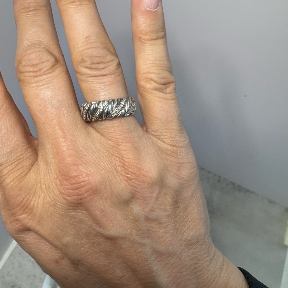Authentic David Yurman 925 sterling and Diamond ring